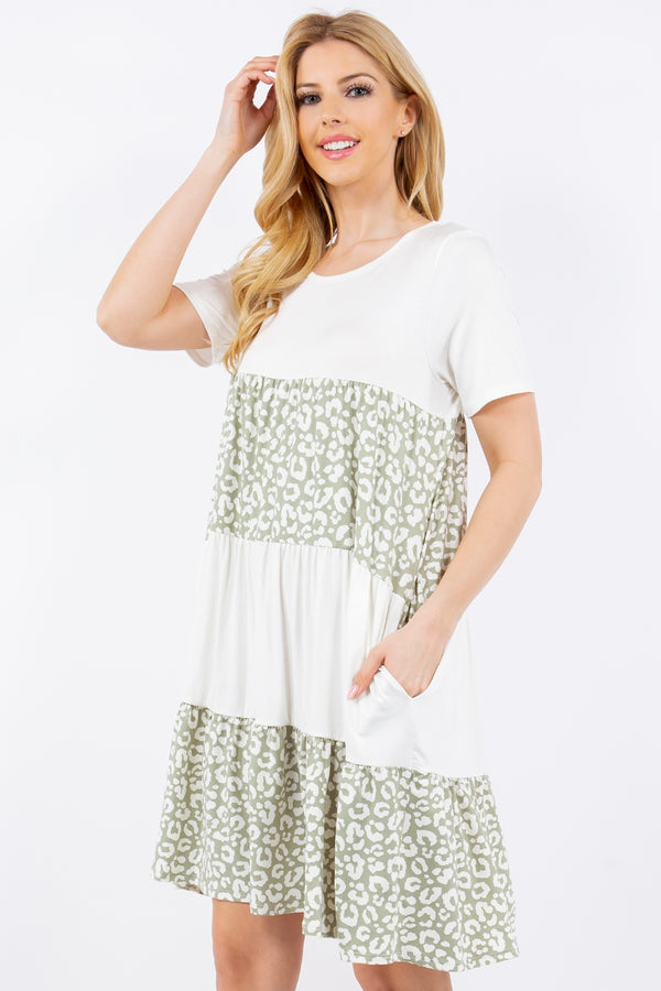 Robe léopard à manches courtes et col rond Celeste