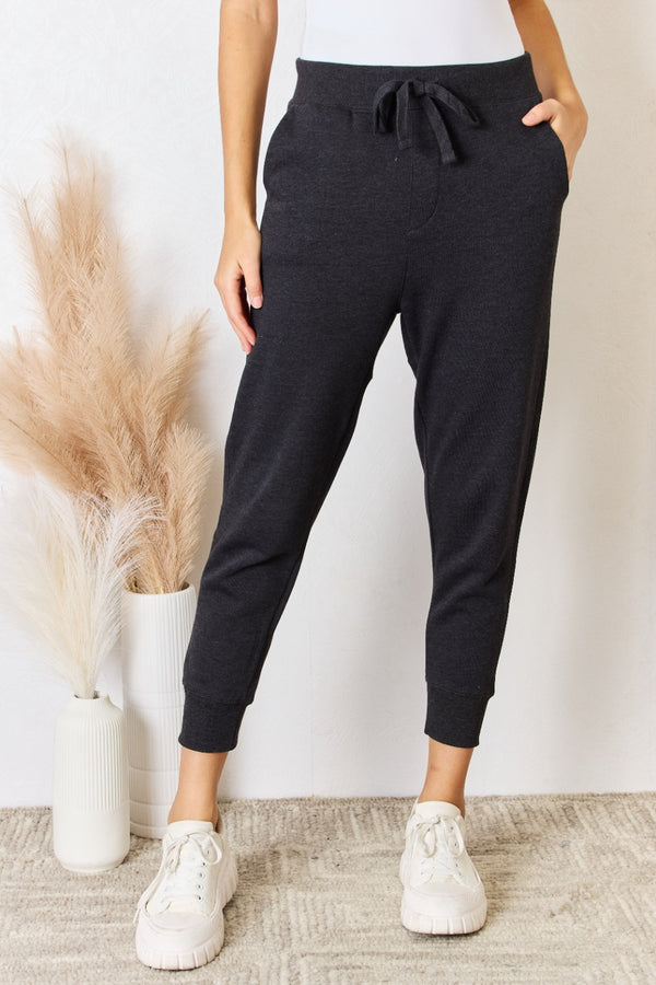 Pantalon de jogging court en tricot doux avec cordon de serrage RISEN